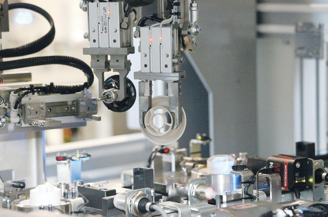 新加坡很依赖电子电机吗