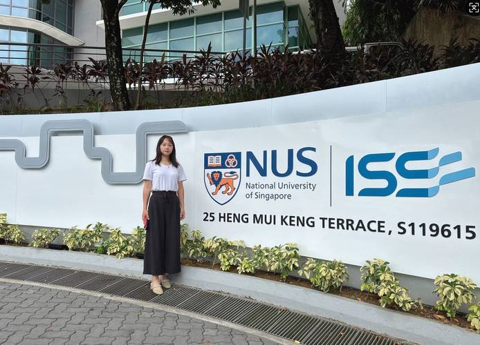 硕士毕业新加坡国立大学