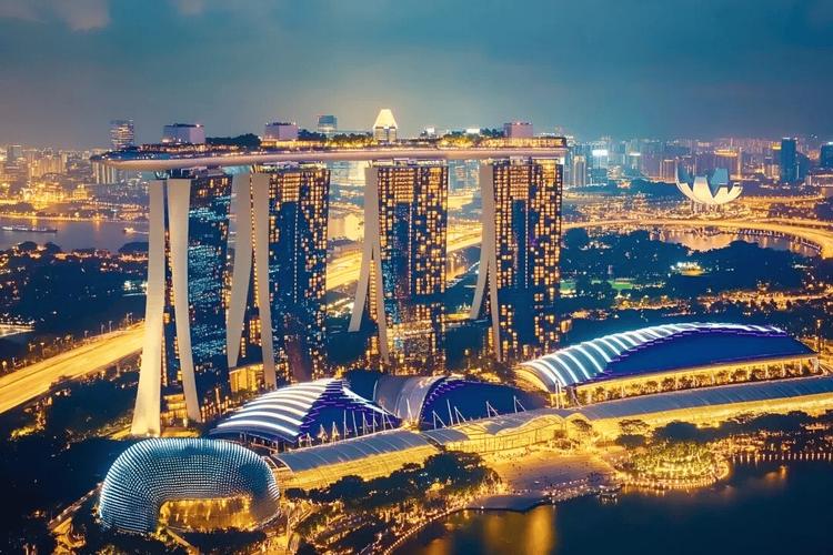 新加坡发展的条件是什么