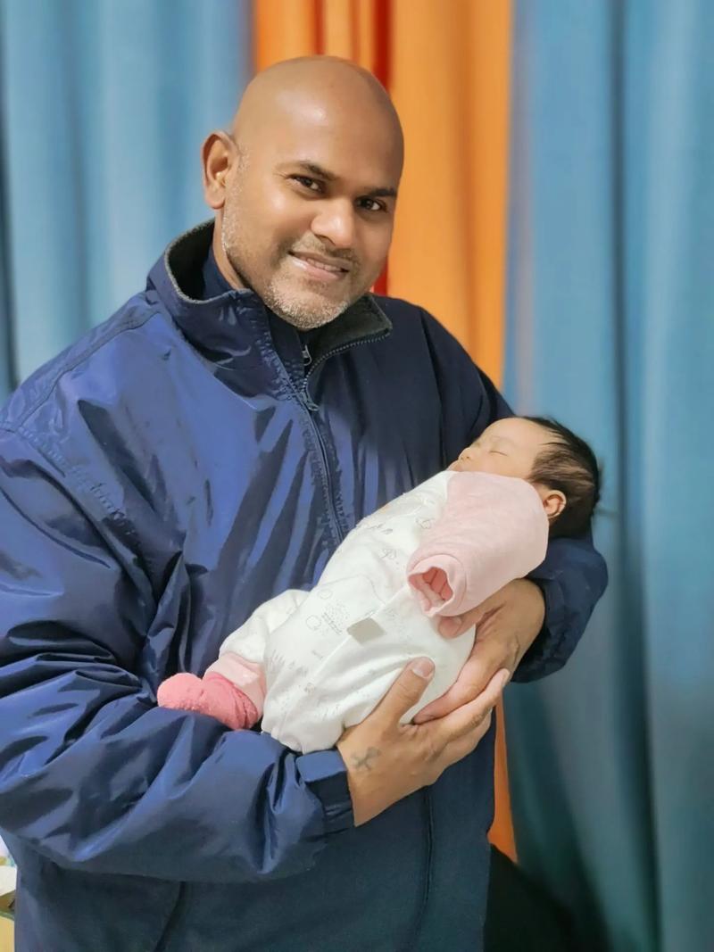 父亲 澳洲国籍 孩子