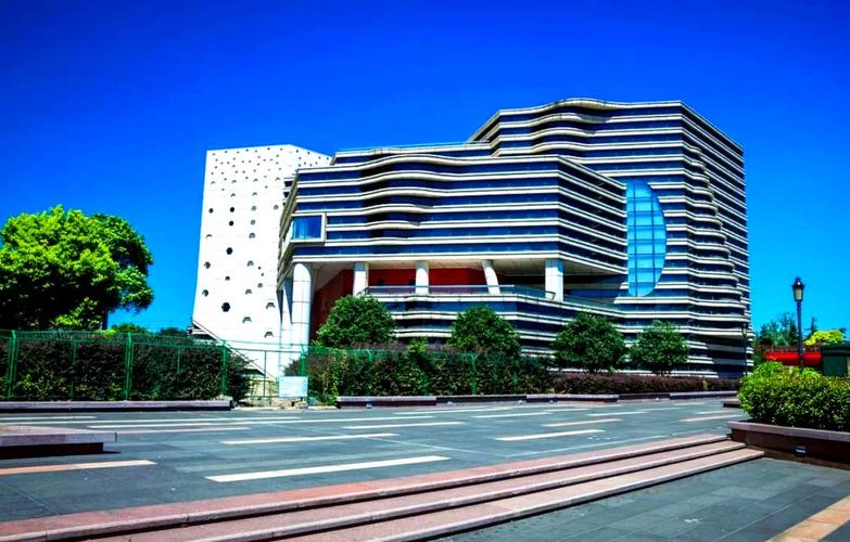 新加坡科技设计大学 张